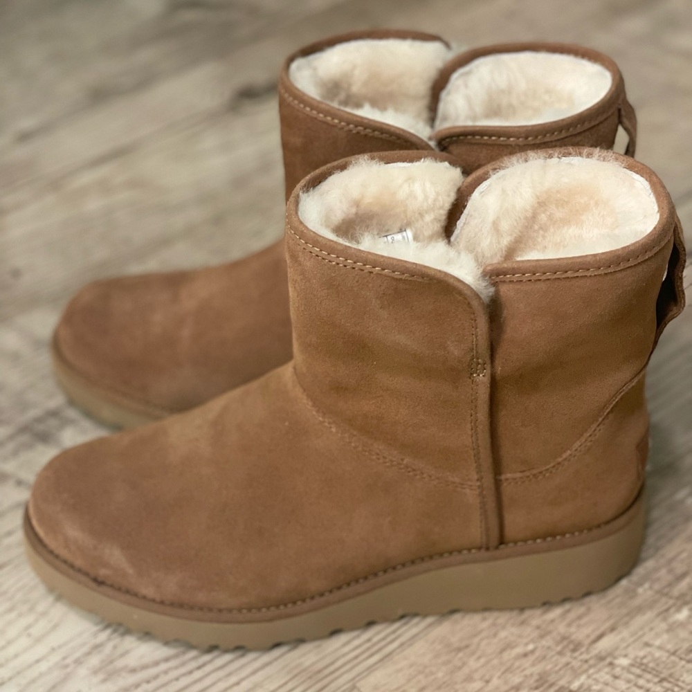 Ugg size 7 wedge Kristin bootie new without tags